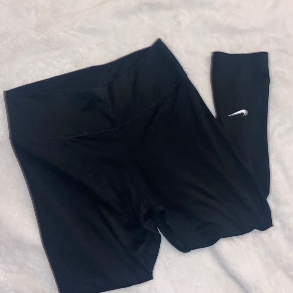 Medium Nike Leggings Athletic 3/4 leg!